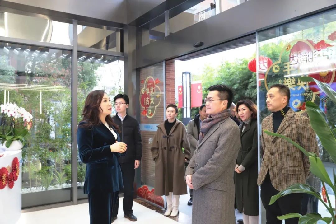 上海市虹口區委常委、副區長吳偉平一行蒞臨中科潤達實地調研